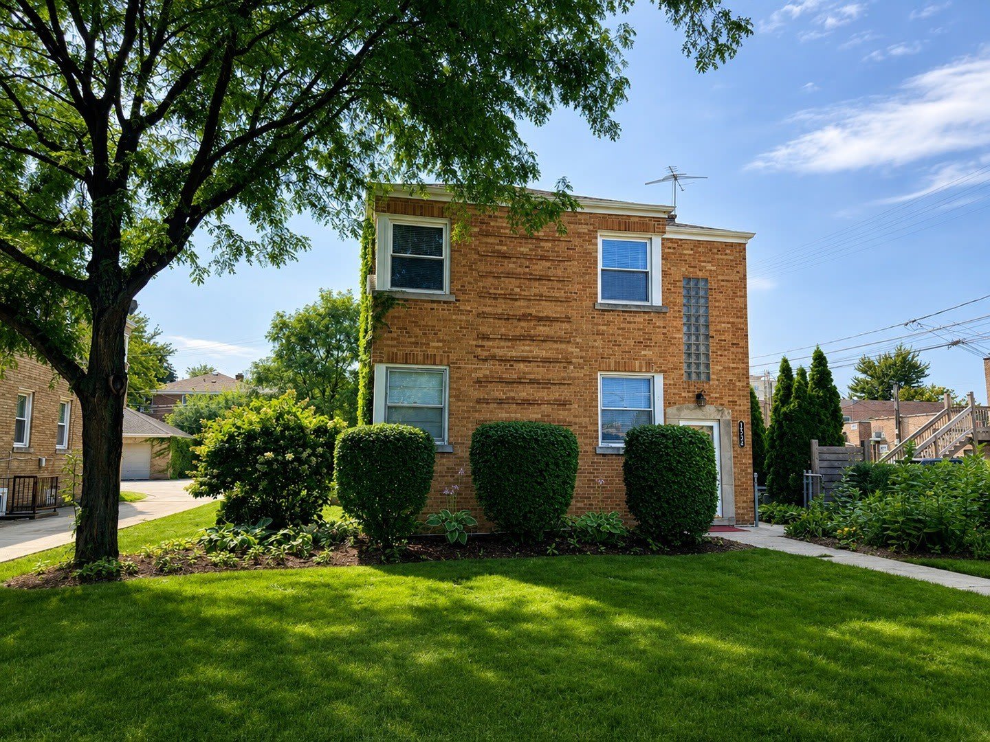 1534 Clinton Place – photo 1 of 22