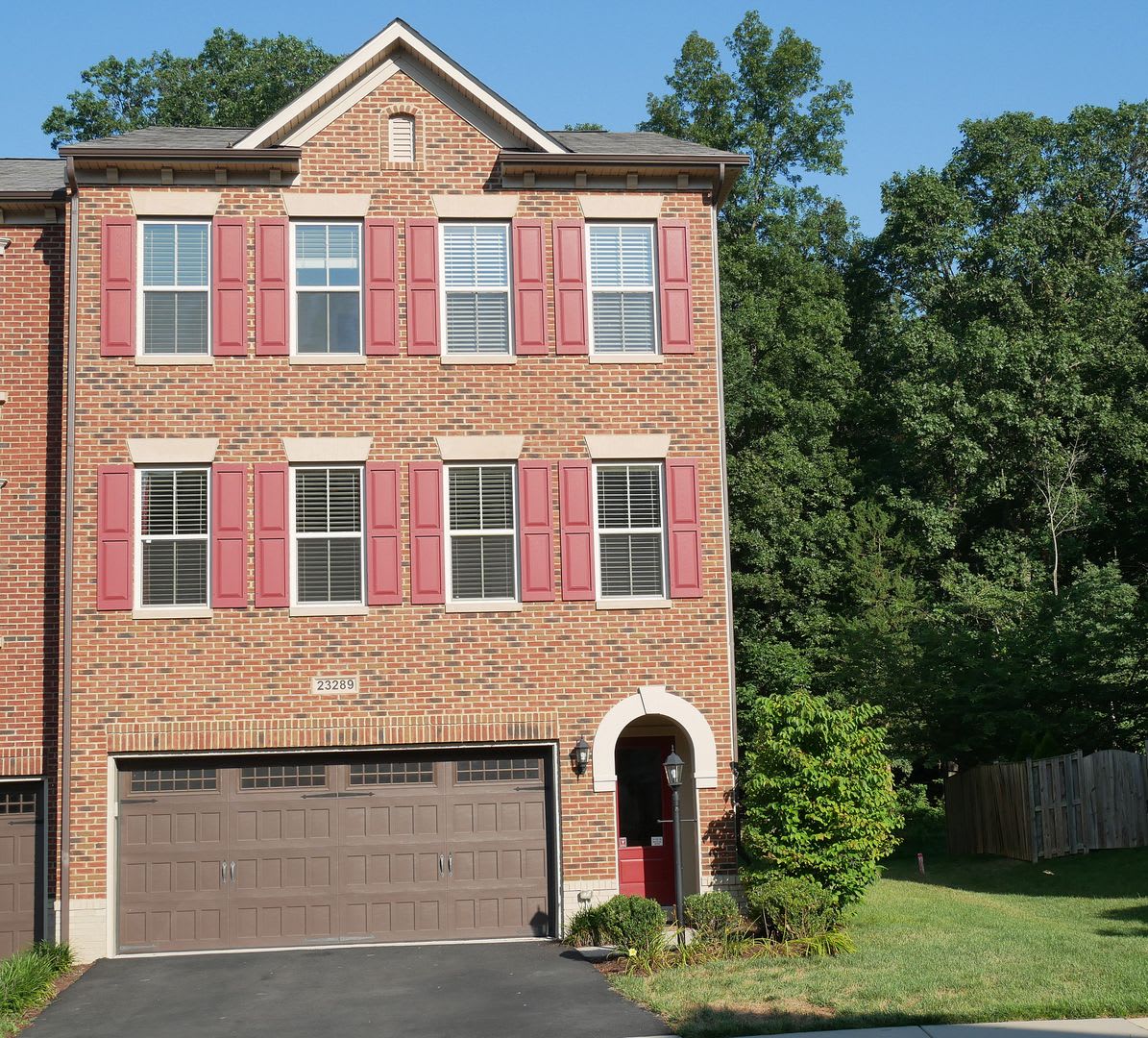 Gorgeous End Unit Garage Townhome In Brambleton for Rent! – photo 1