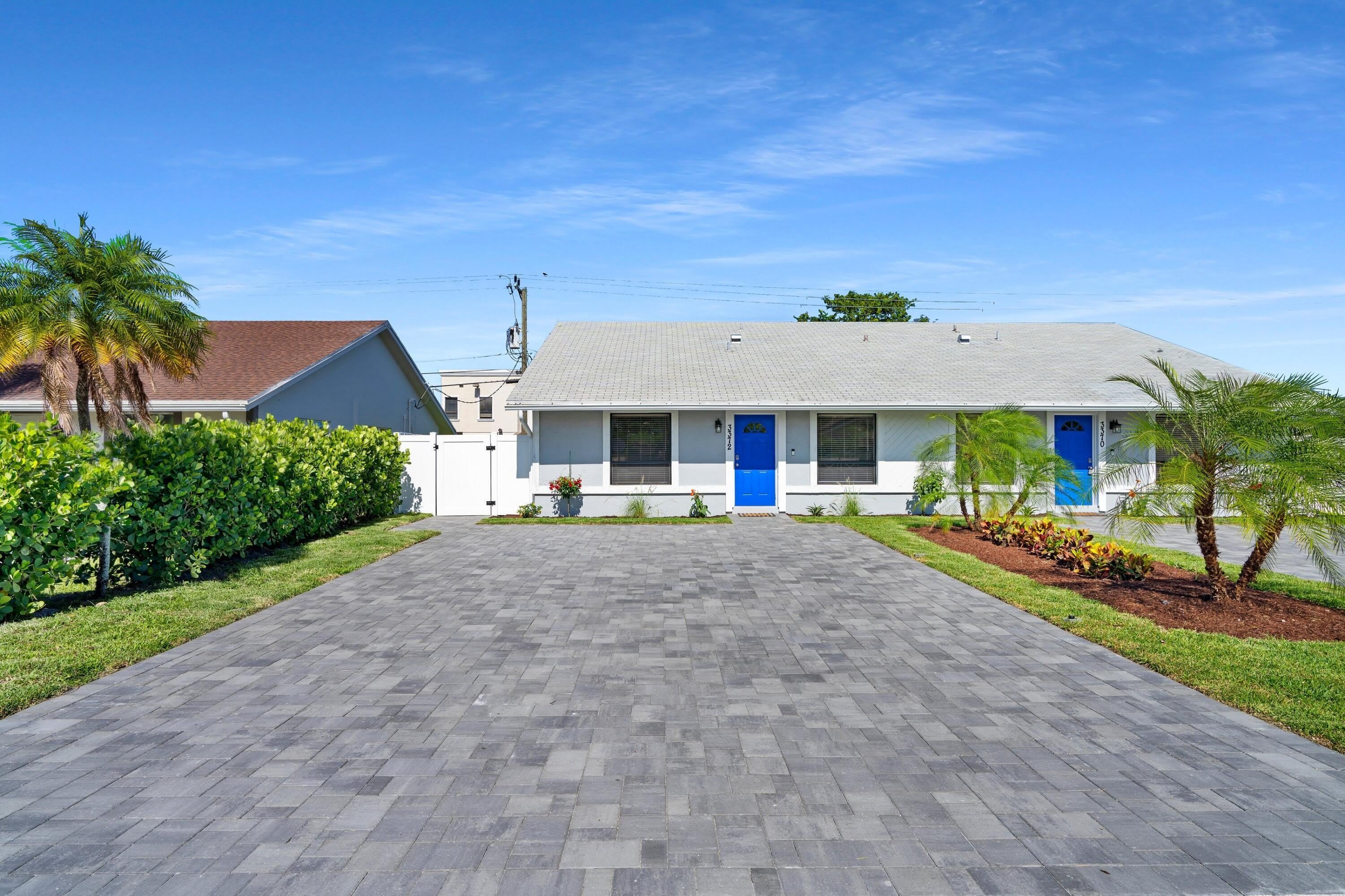 3372 Ne 5Th Drive – photo 1