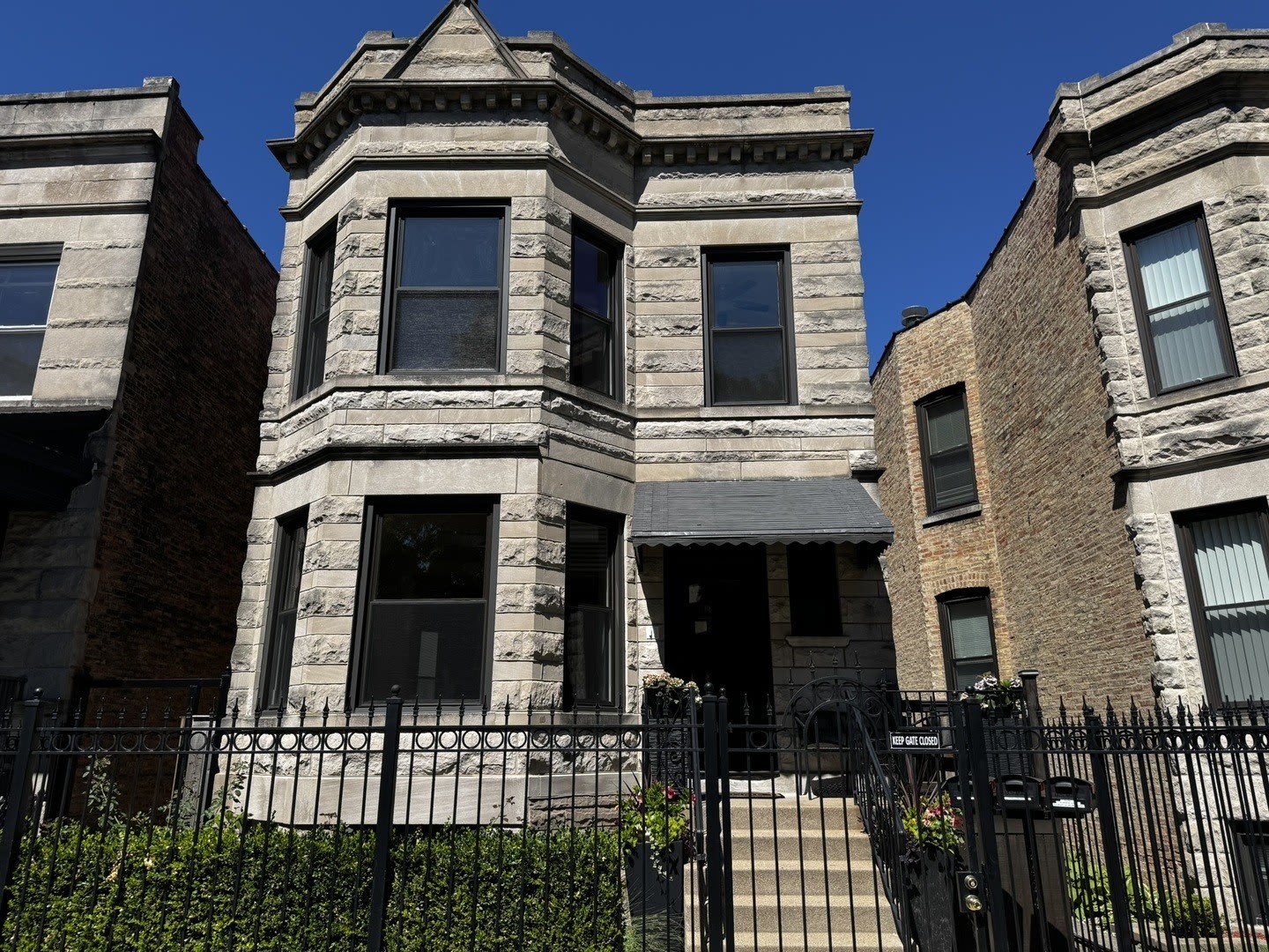 2424 N Mozart Street – photo 1