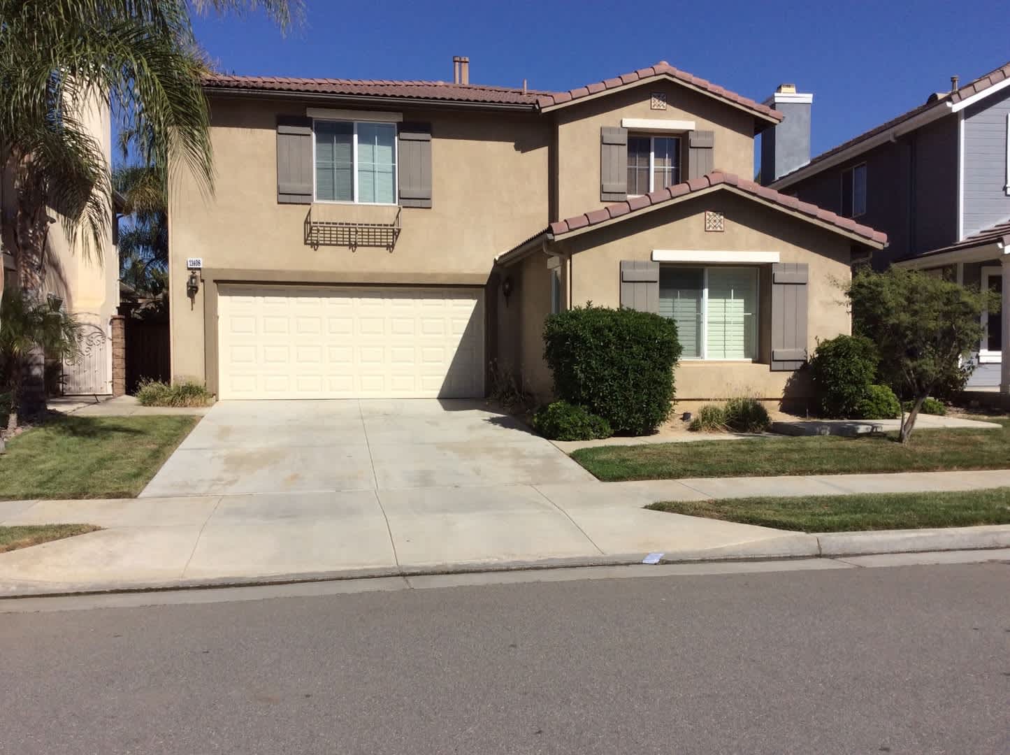 3 Bedroom 2 Bathroom Home in Corona – photo 1 of 12