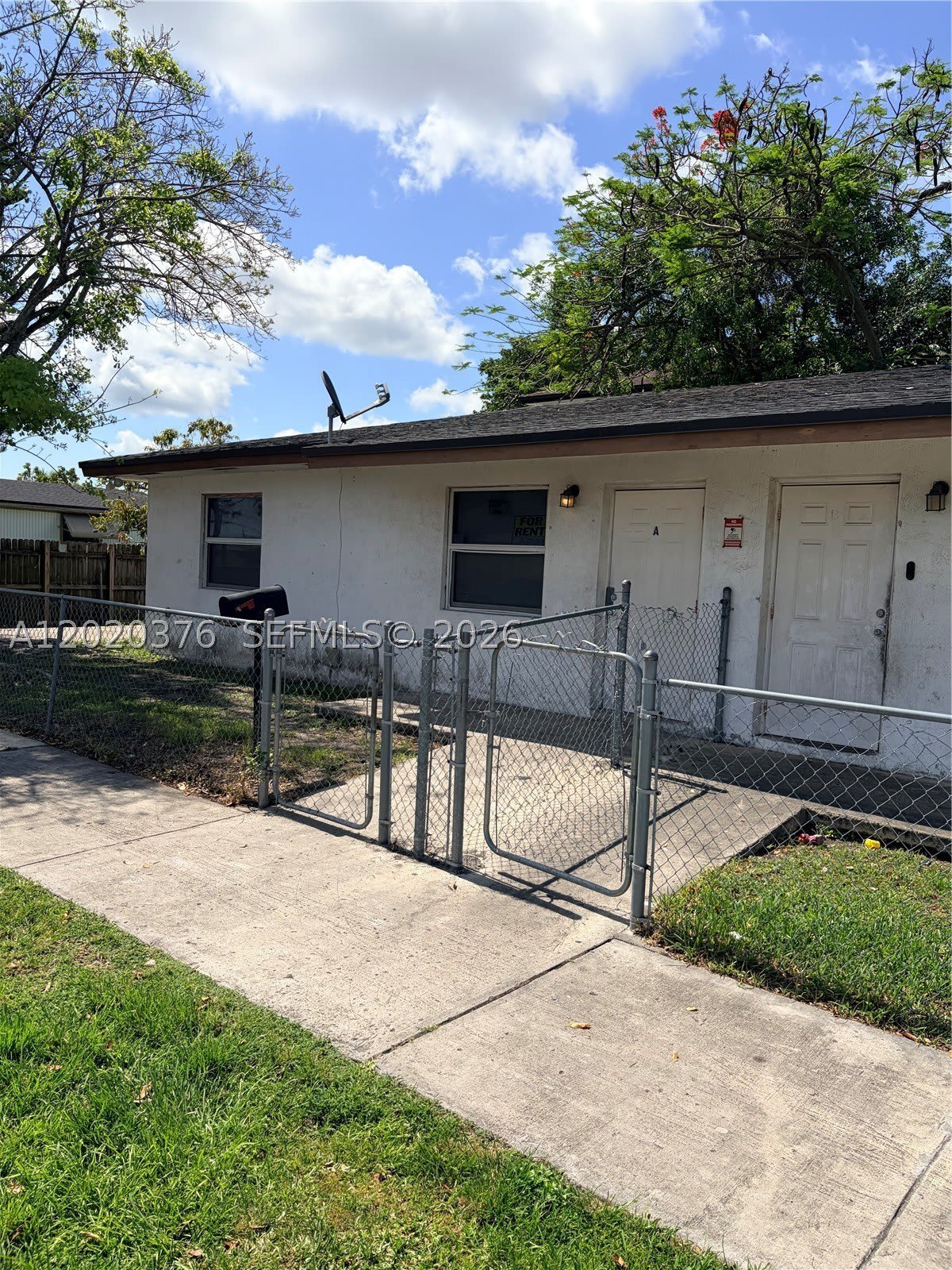 1329 Nw 6 Ave – photo 1 of 13