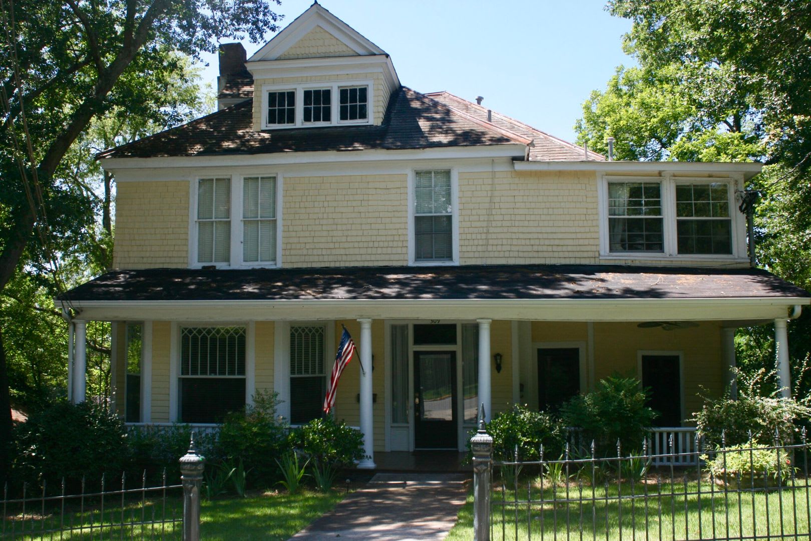 309 E 3rd