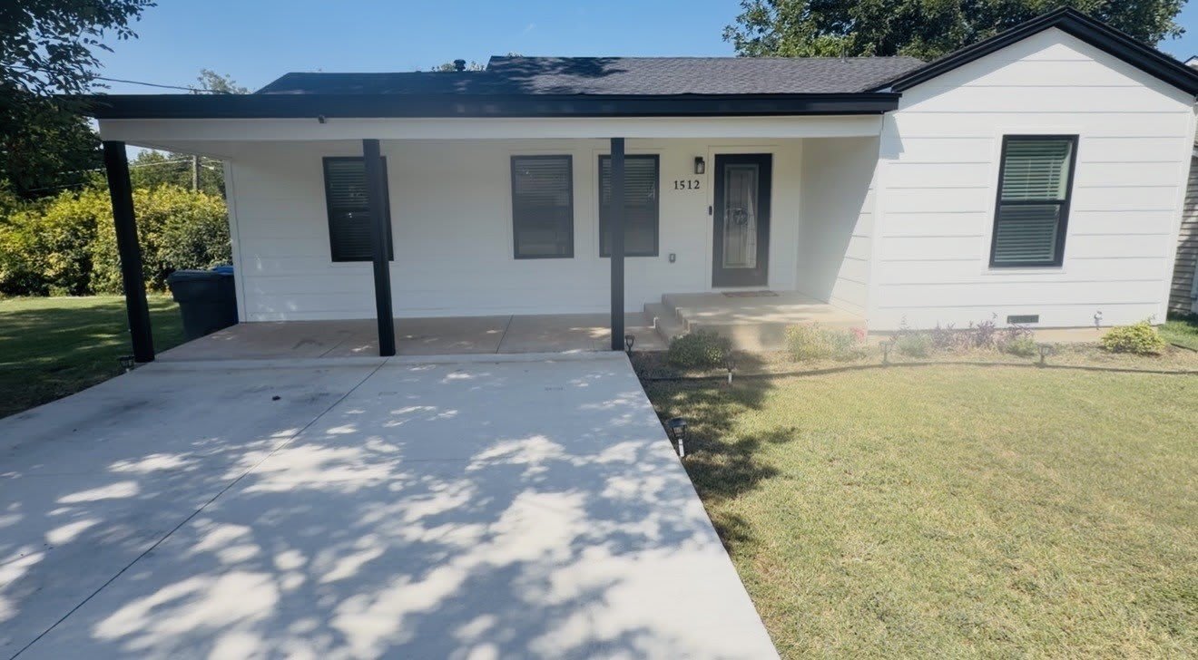 1512 Lexington Street – photo 1