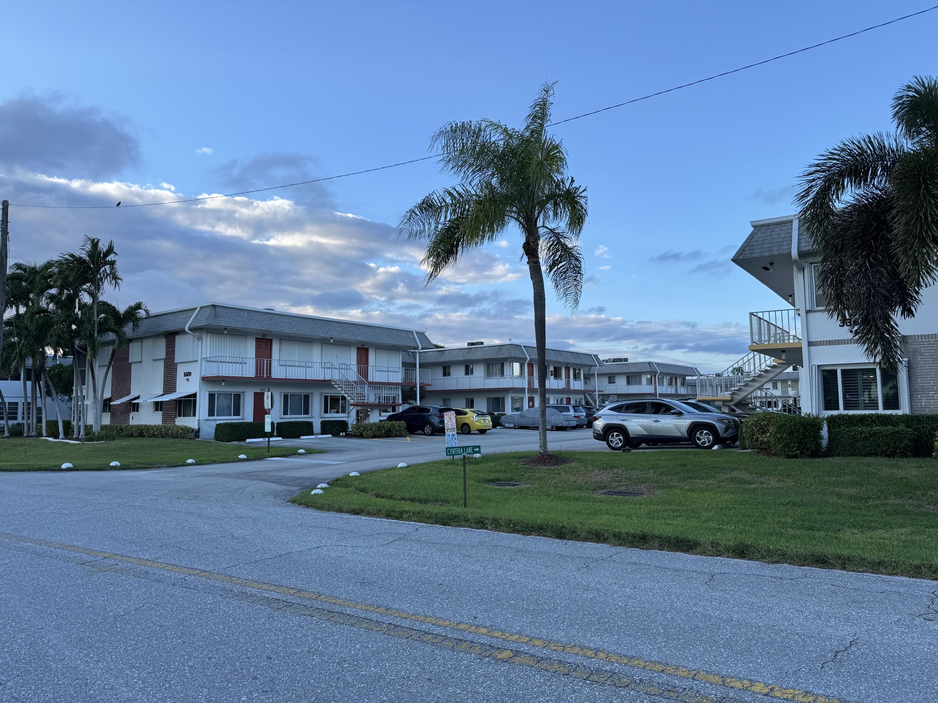 3362 Cynthia Lane – photo 1