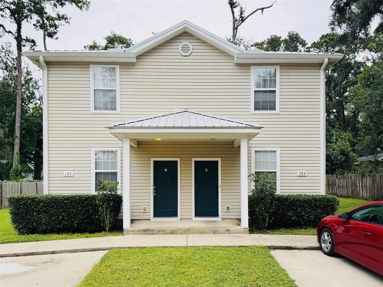 924 Ashburn Drive – photo 1