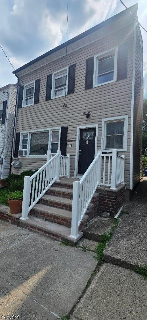 11 Brown Ave – photo 1 of 8