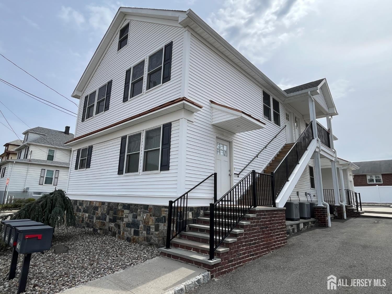 16 E Kupsch Street E – photo 1 of 36