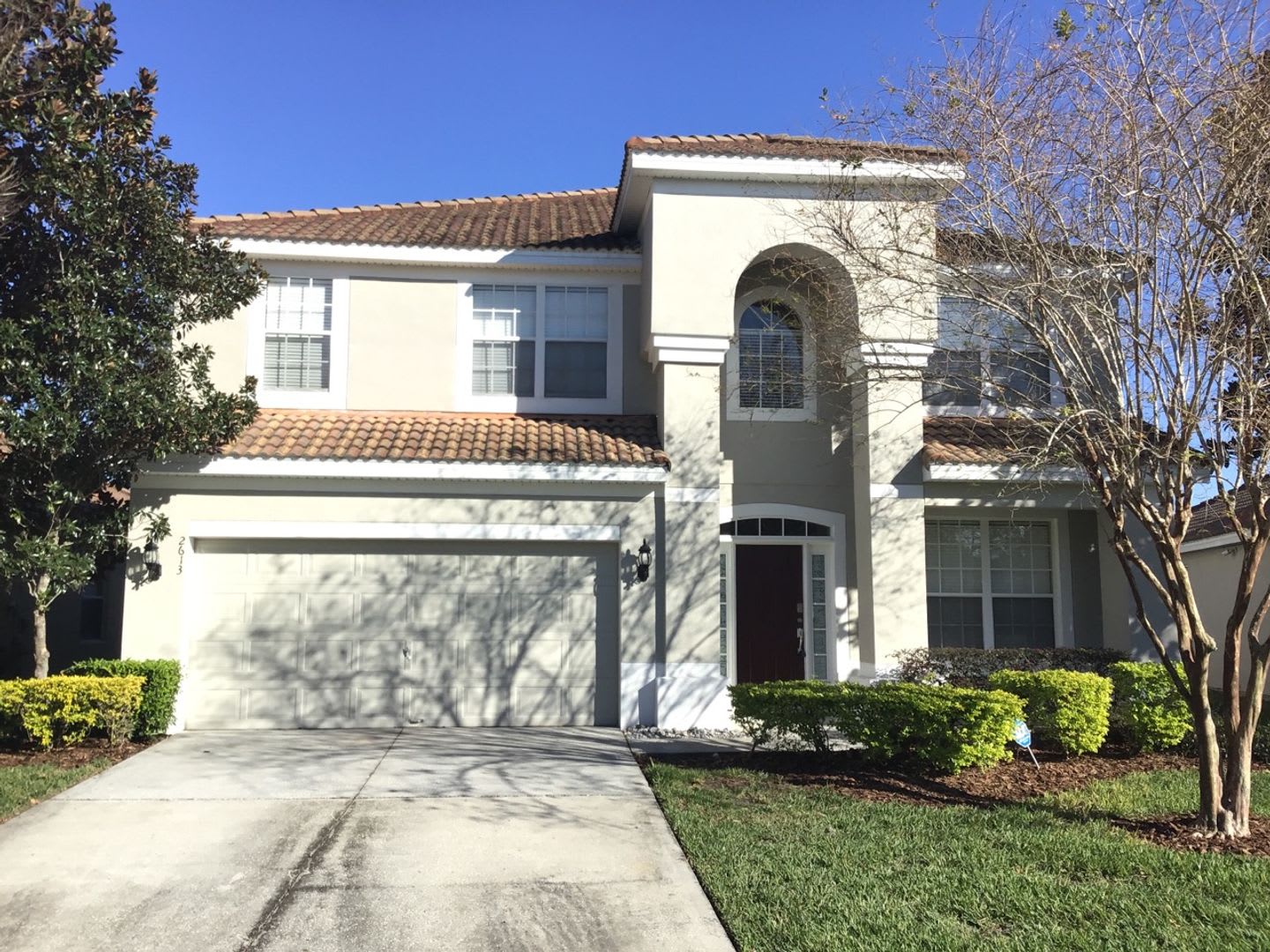 Furnished 6 bedroom, 4 bathroom house, pool home in beautiful, gated/guarded Windsor Hills – photo 1