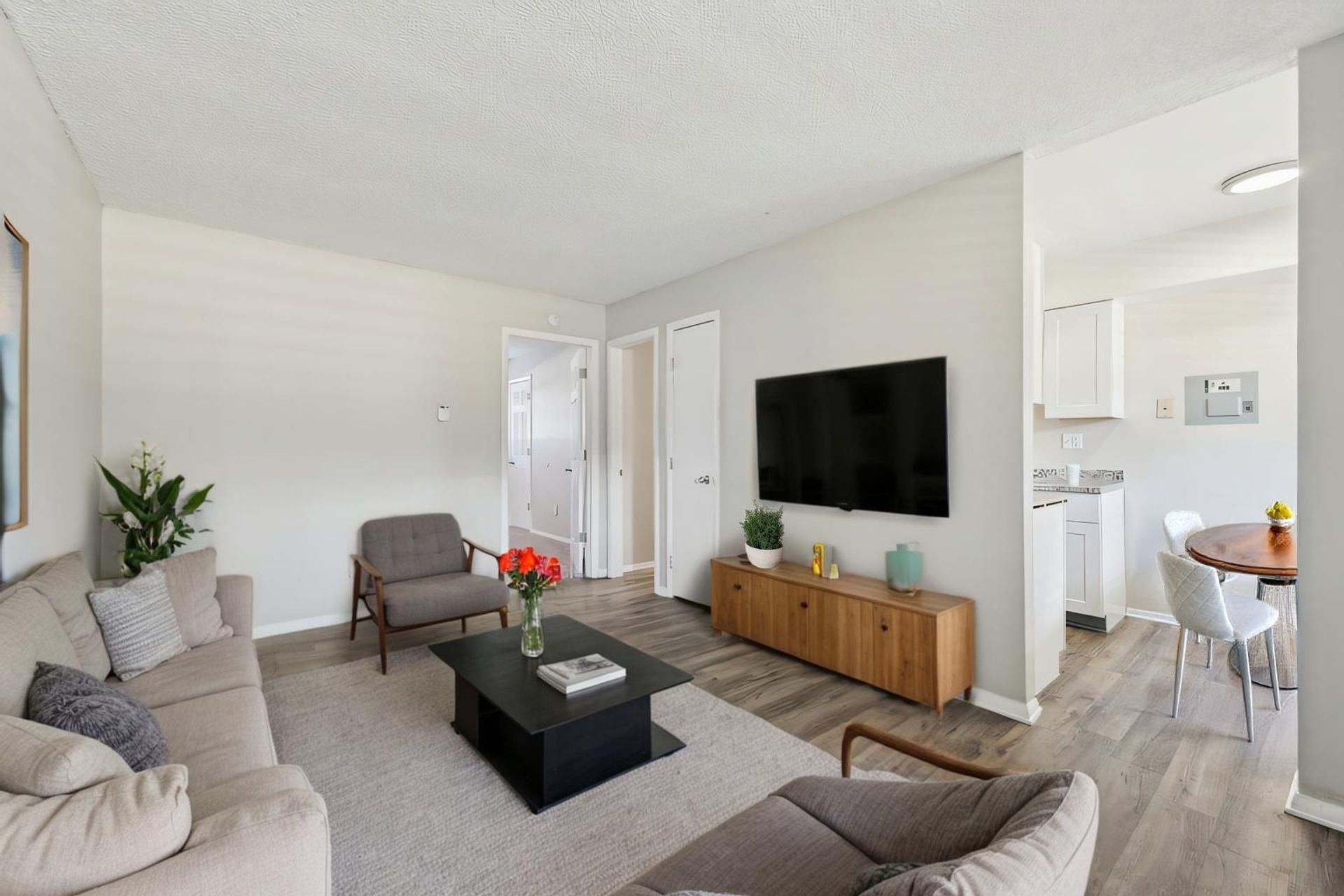 Pebble Creek Apartments – photo 1