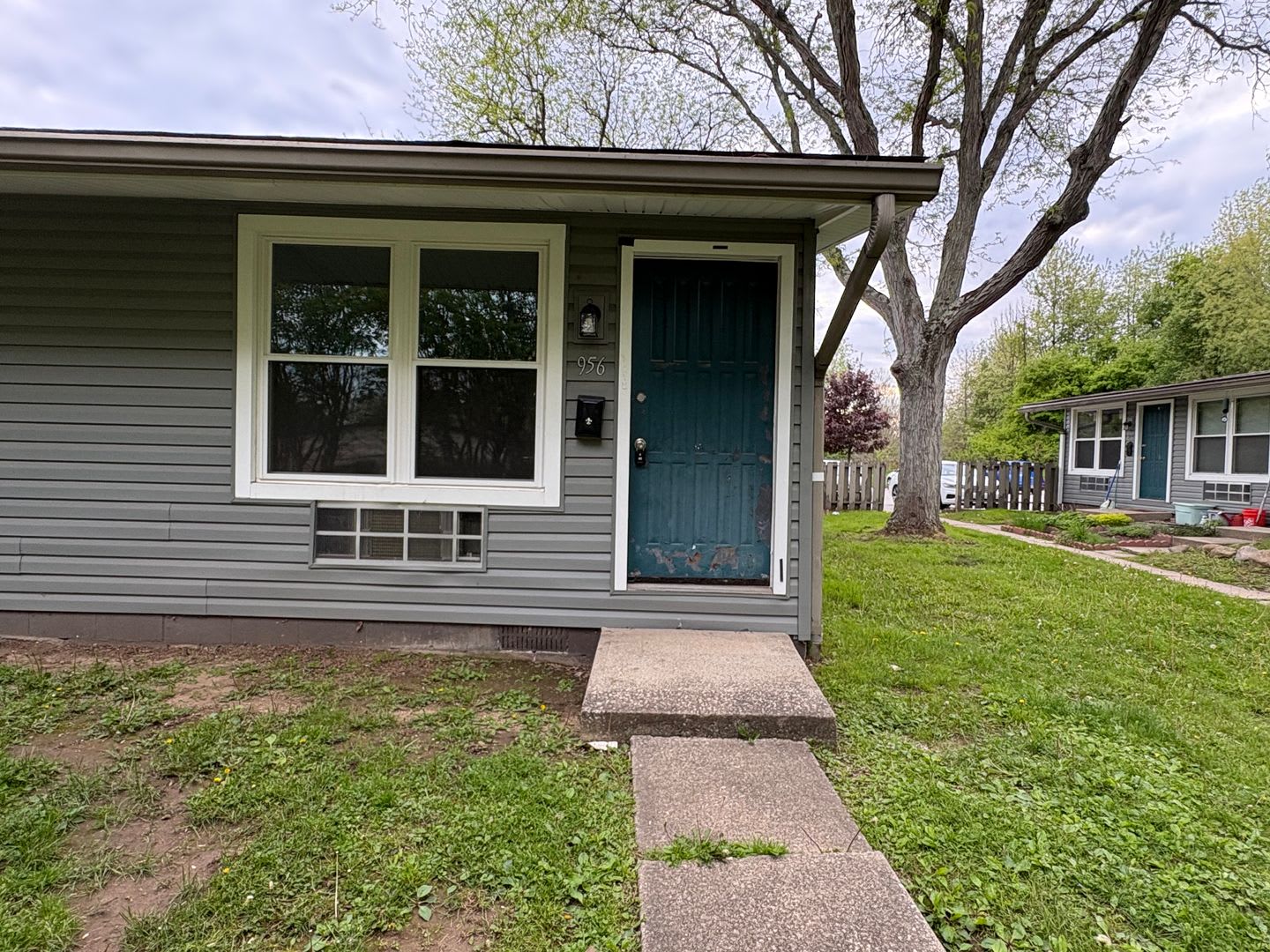 Updated Studio-Style Home in Kent with Water, Sewer &amp; Trash Included! – photo 1