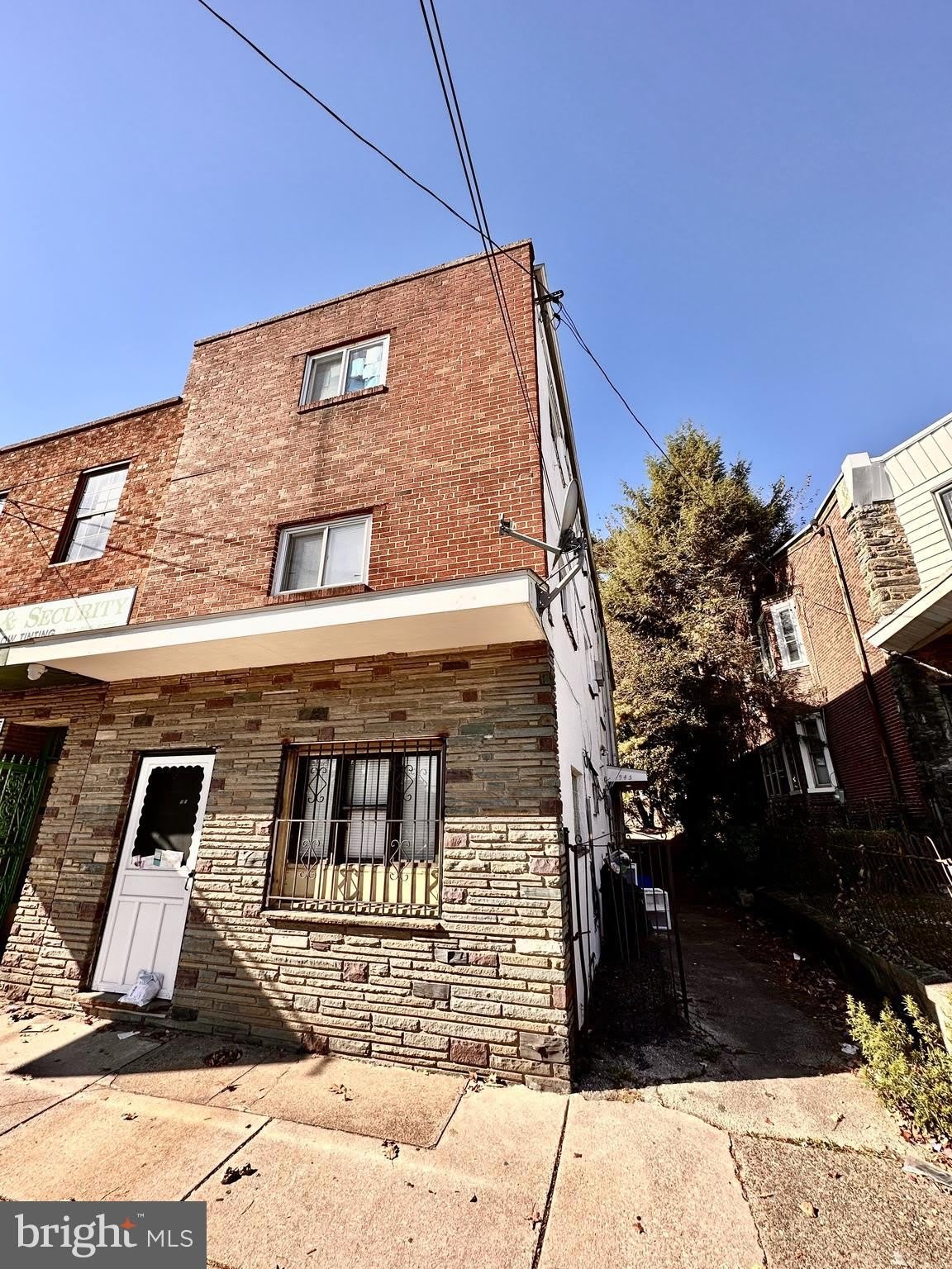 945 E CHELTEN Avenue – photo 1