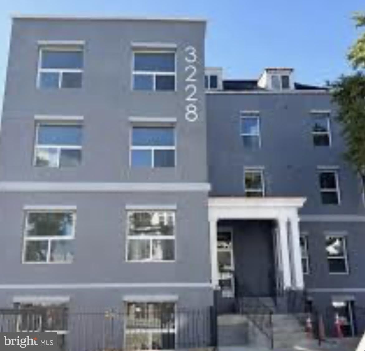 3228 HIATT Place NW – photo 1