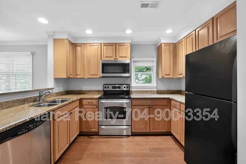 333 Circle Ave – photo 1