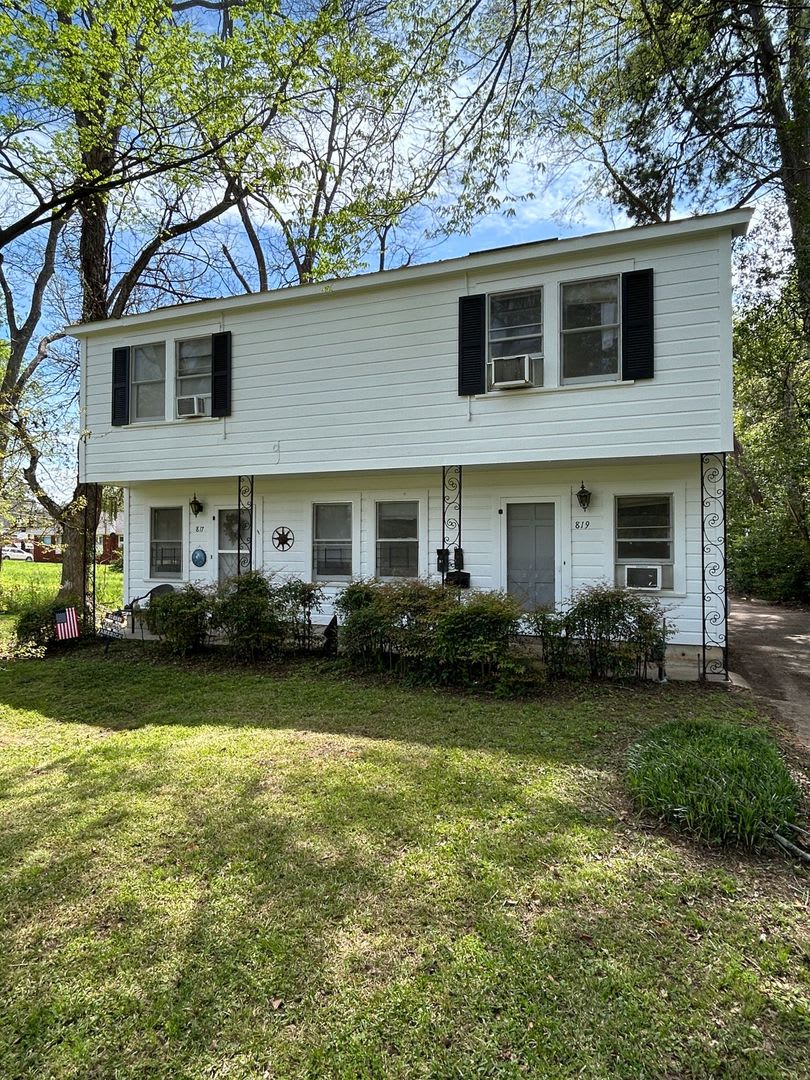 817 Boulevard St – photo 1