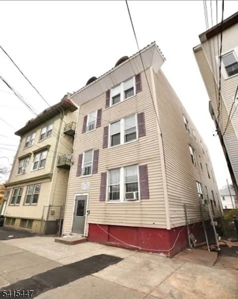 20 Stuyvesant Ave – photo 1