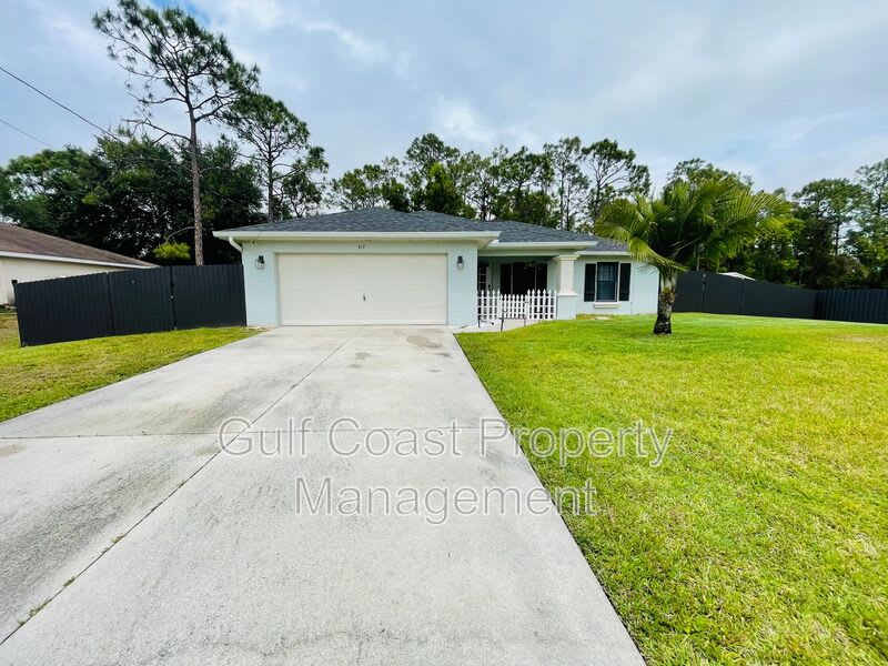 417 Broadmoor St – photo 1