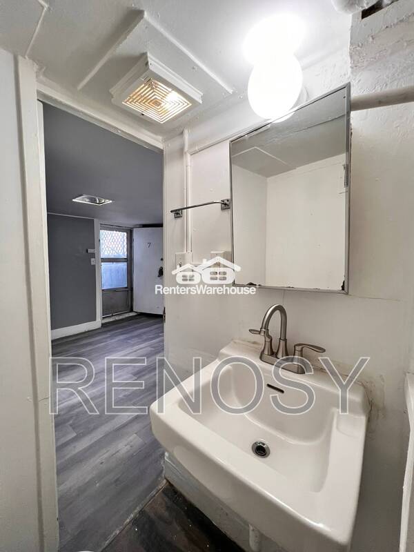 732 19th St – photo 1 of 10