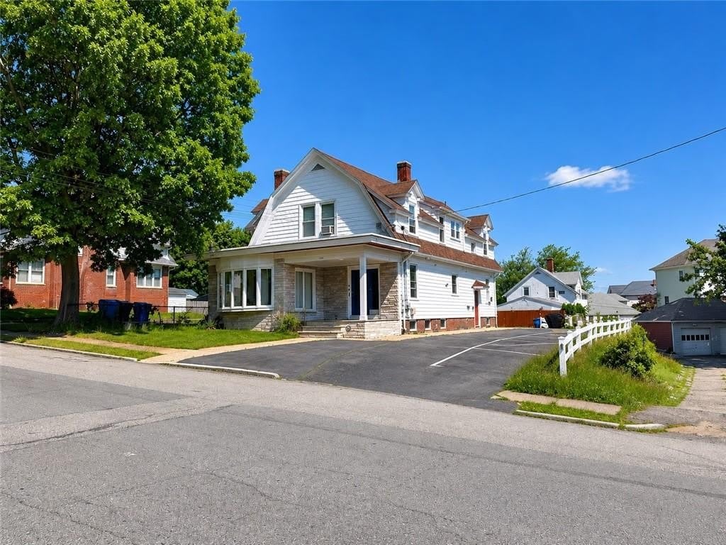 380 Farmington Avenue – photo 1 of 9
