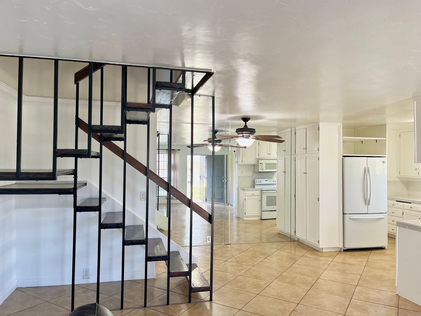 Spacious 3 Bedroom 2 Bathroom Town-Home with In-Unit Laundry, Pool and 2 Parking Spaces! – photo 1