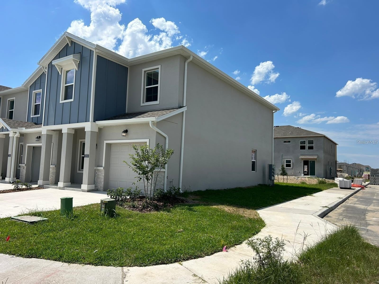 3350 LAURENT Loop – photo 1