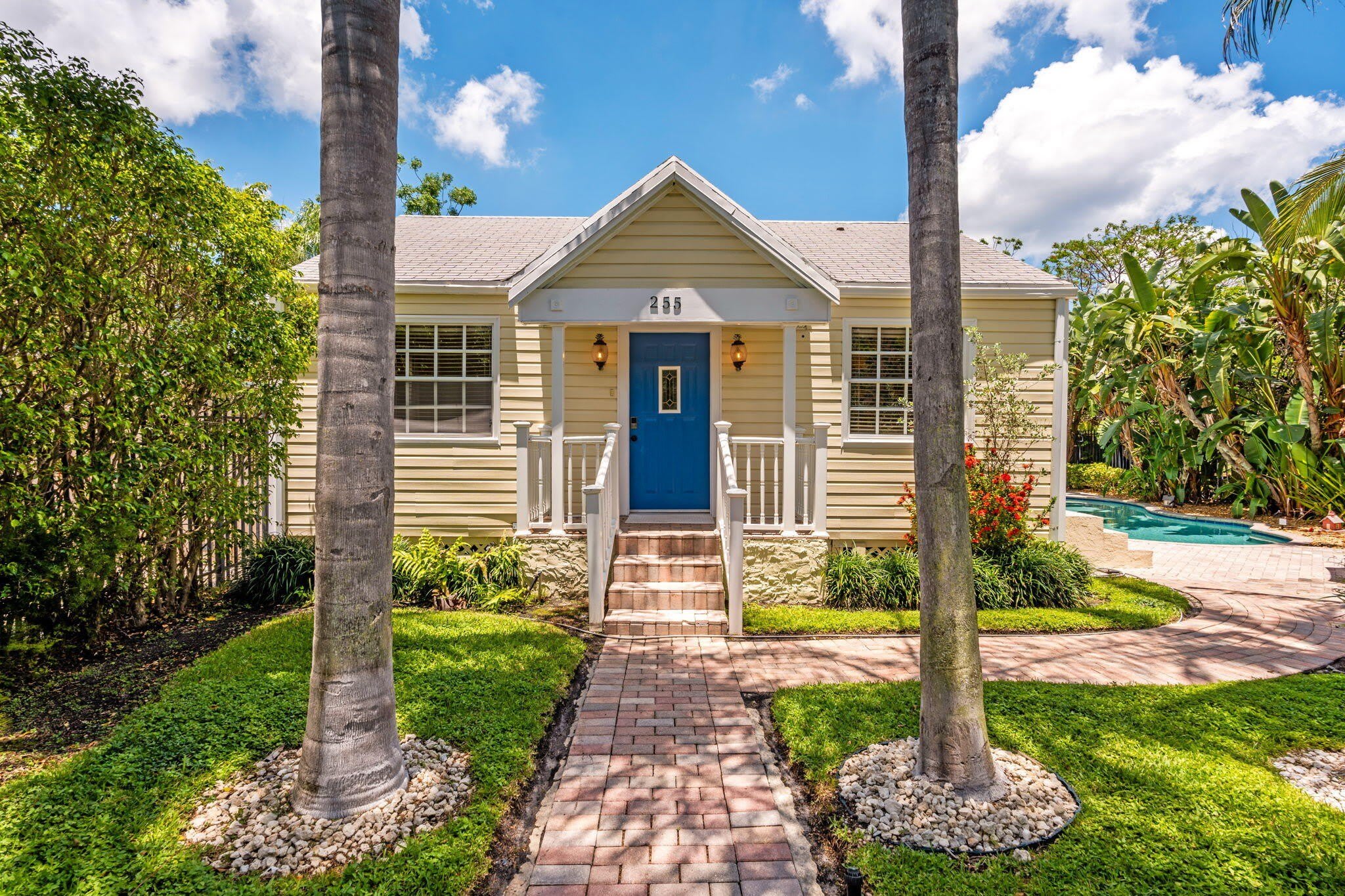 255 Ne 12Th Street – photo 1
