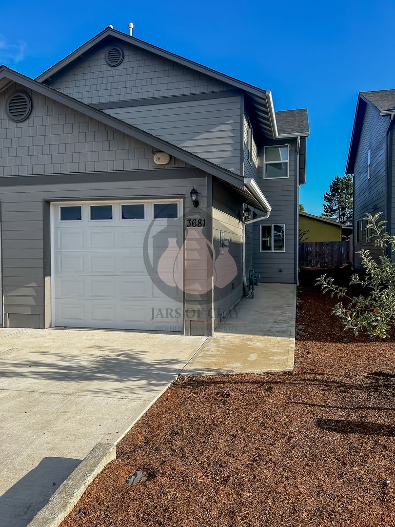 Charming Newer Construction Townhome – photo 1