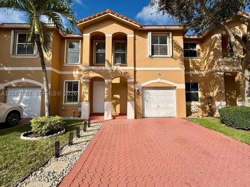 922 NW 134th Ave – photo 1