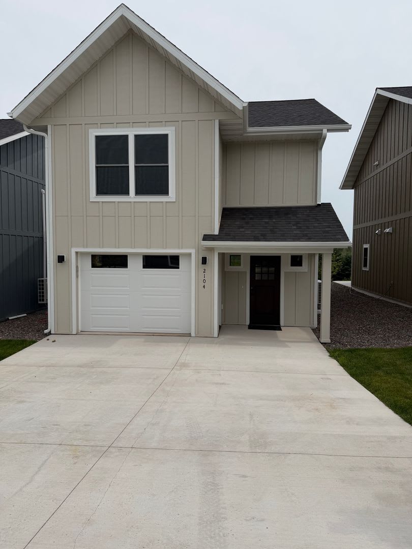 Available Now Brand New Build 3 Bed 2.5 Bathrooms – photo 1