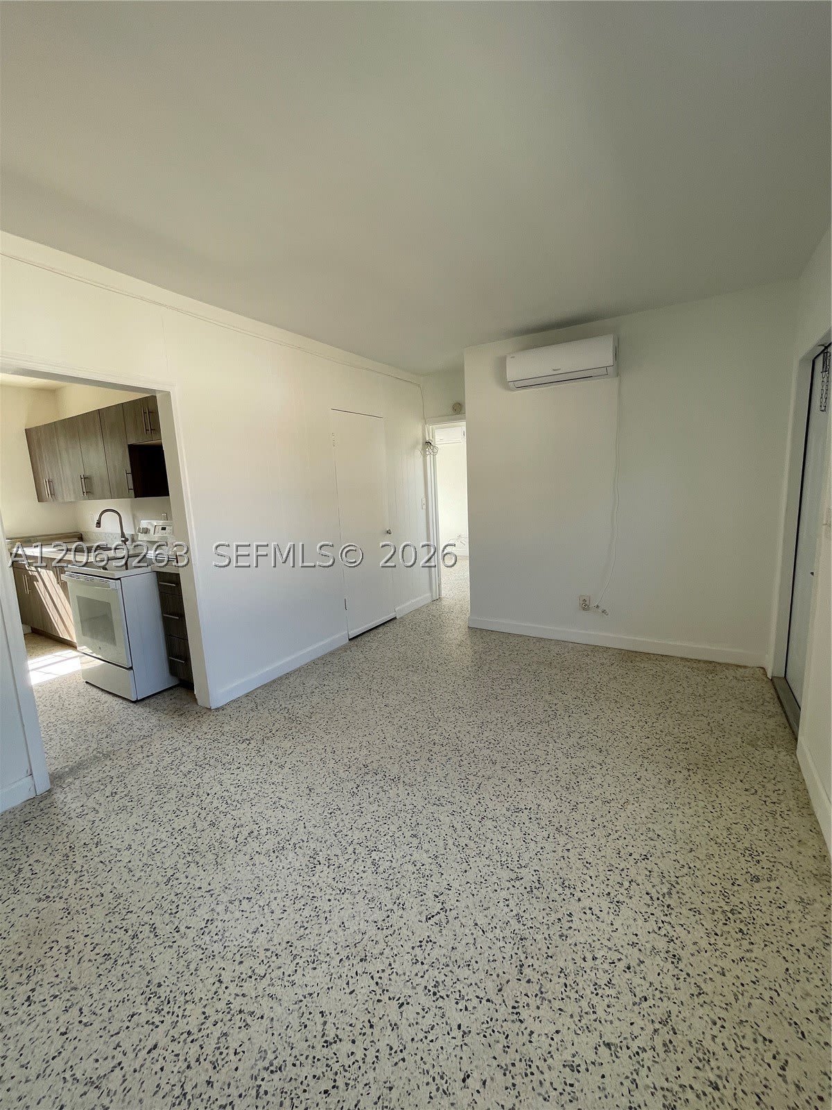 1137 NE 111th St – photo 1