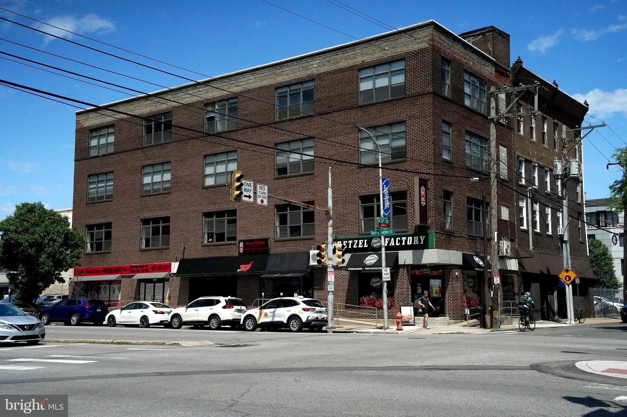 301 SPRING GARDEN STREET – photo 1