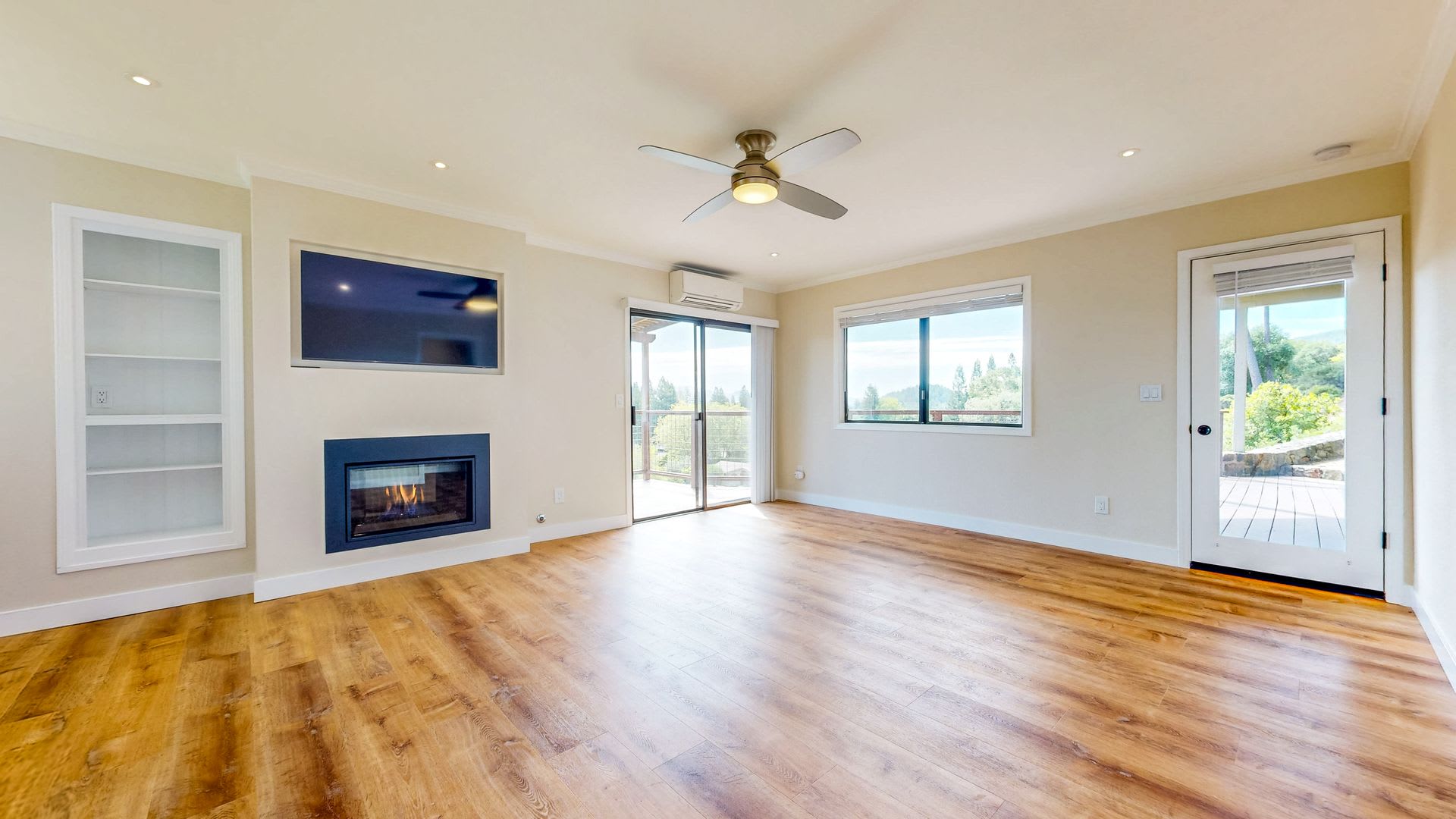 1600 Sylvaner Ave – photo 1 of 23