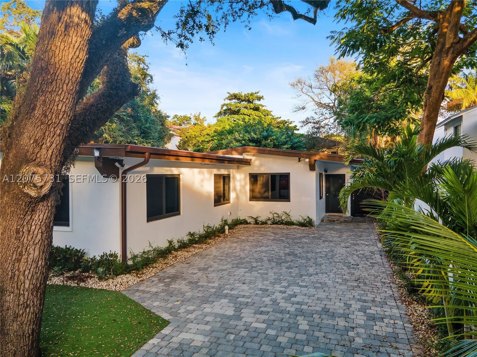 2917 Center St – photo 1