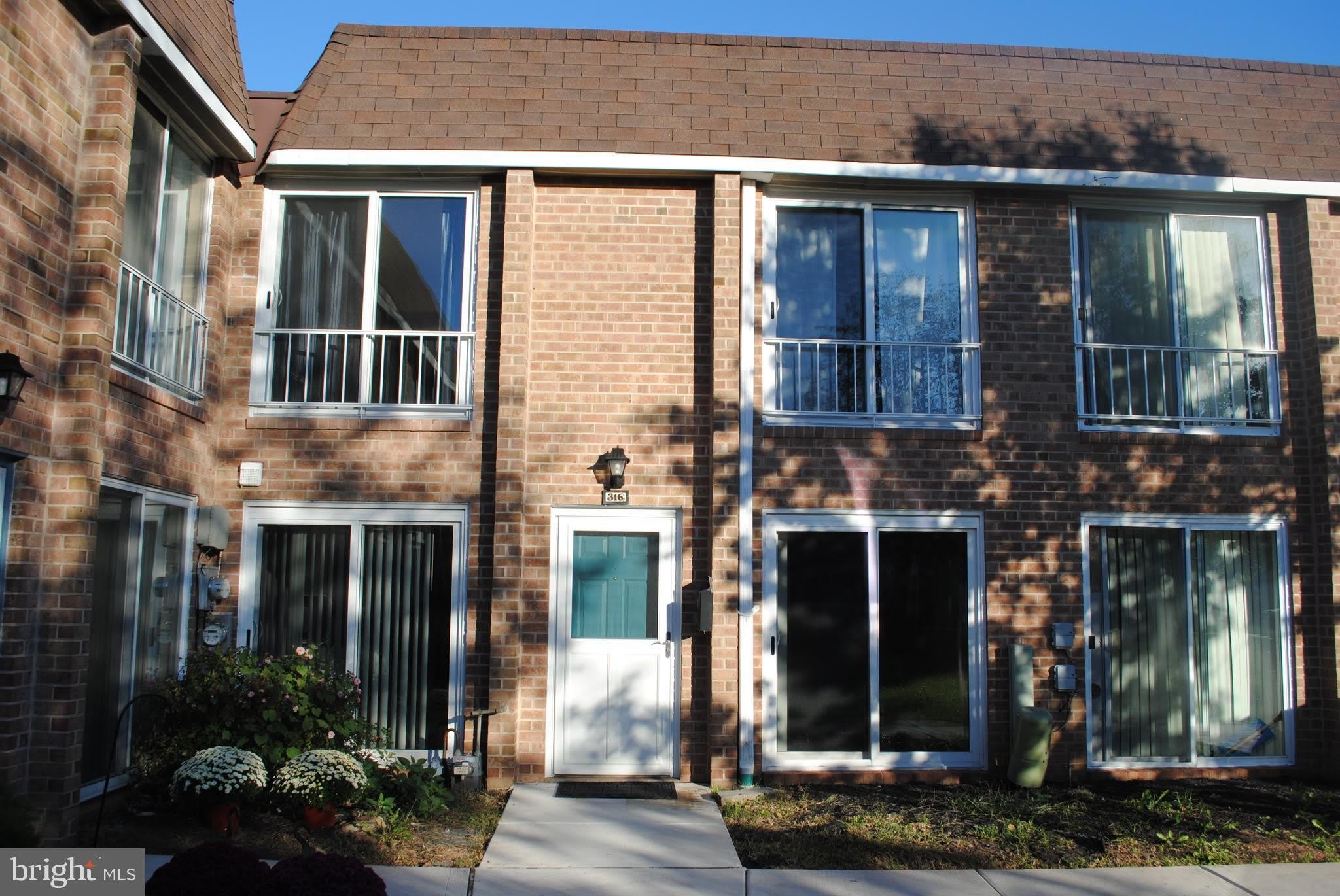316 VALLEY FORGE Court – photo 1