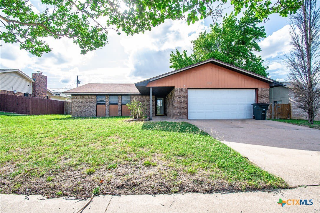 2001 Eisenhower Drive – photo 1