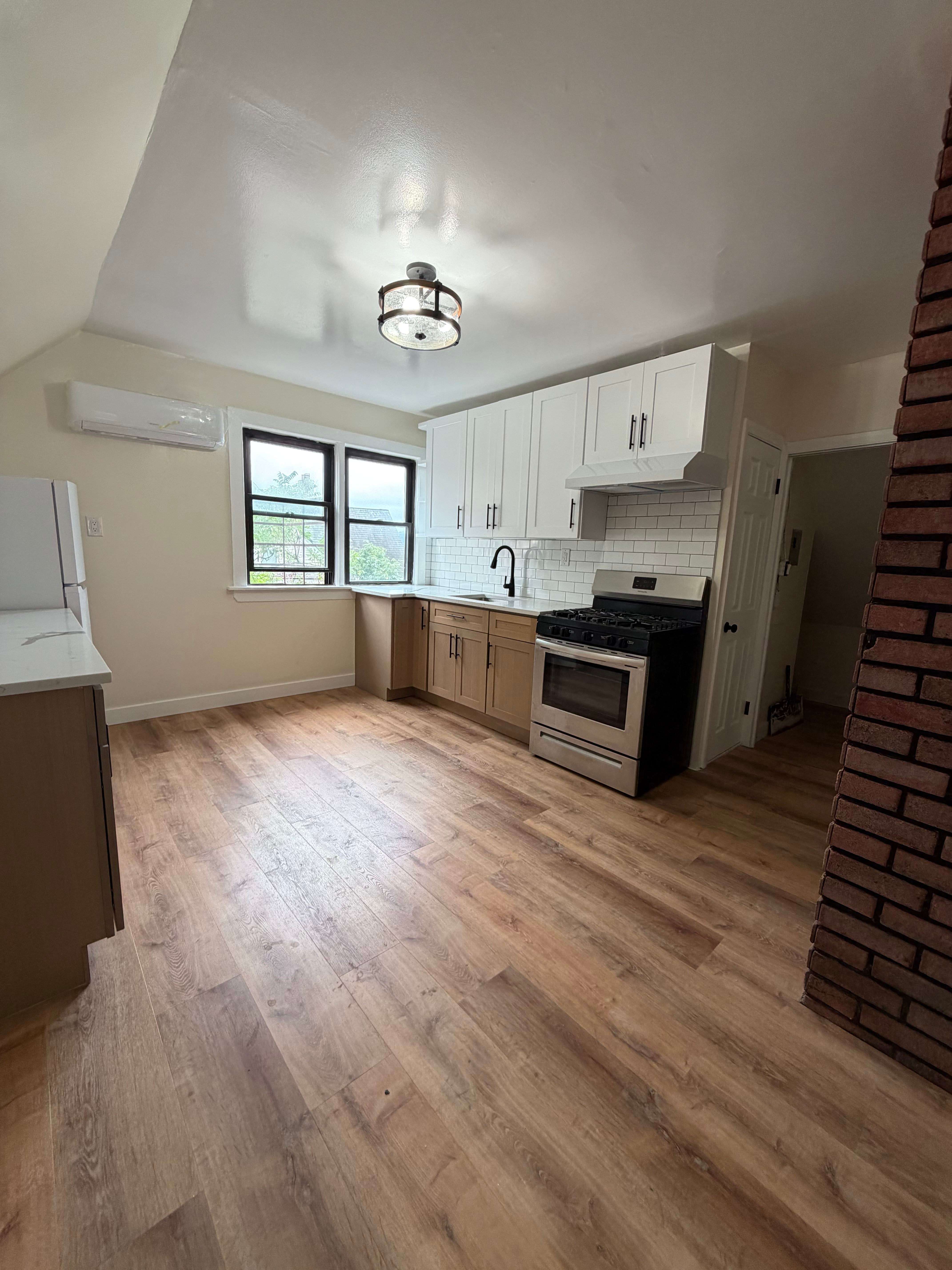 40 Point Street – photo 1