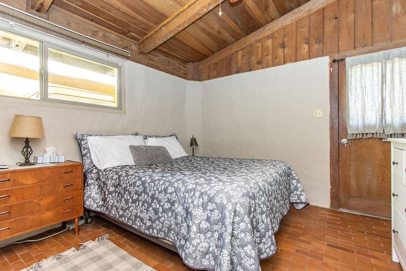Temporary Furnished Rental – photo 1