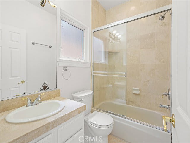 3210 North Ardmore Avenue – photo 1