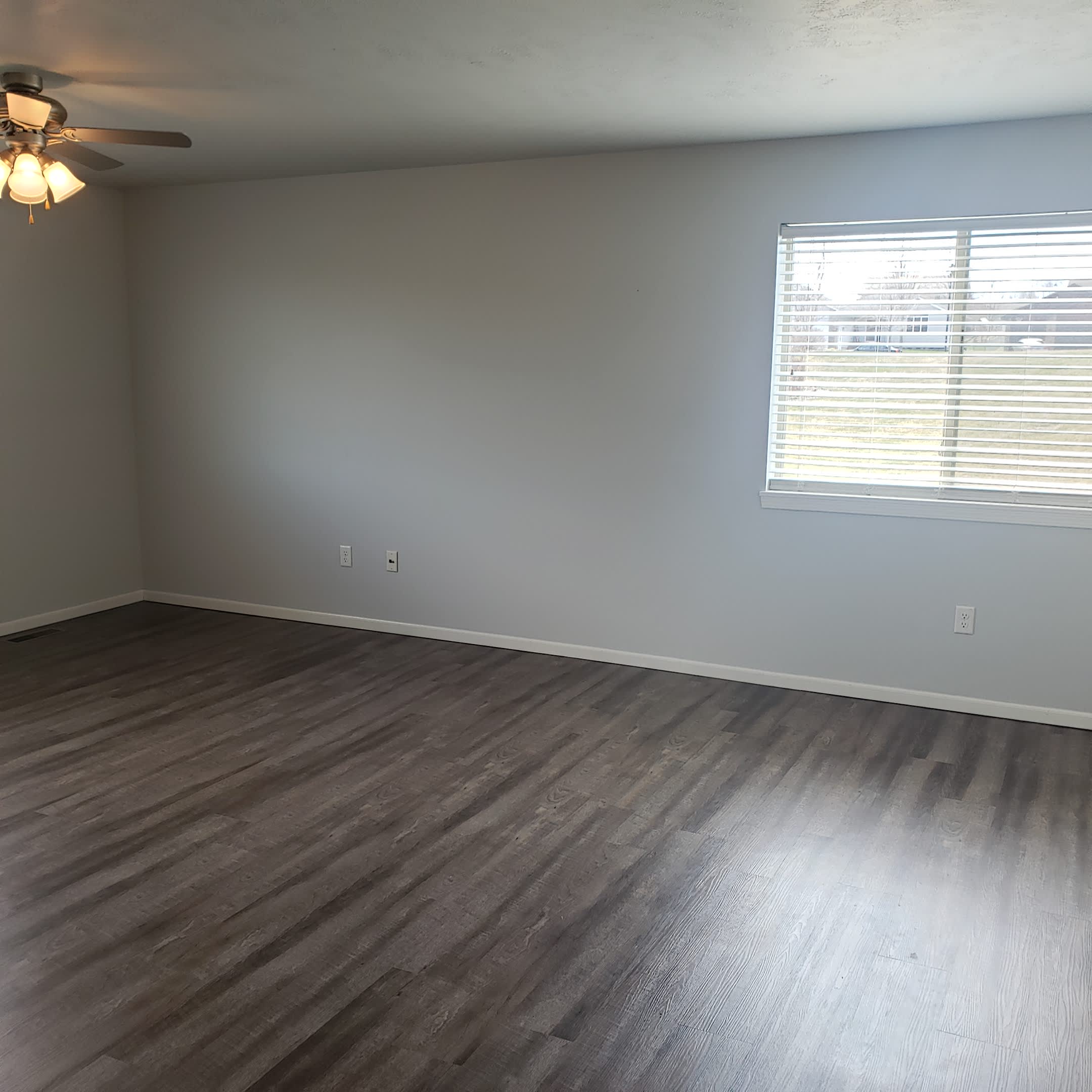 412 North Sioux Boulevard – photo 1 of 11
