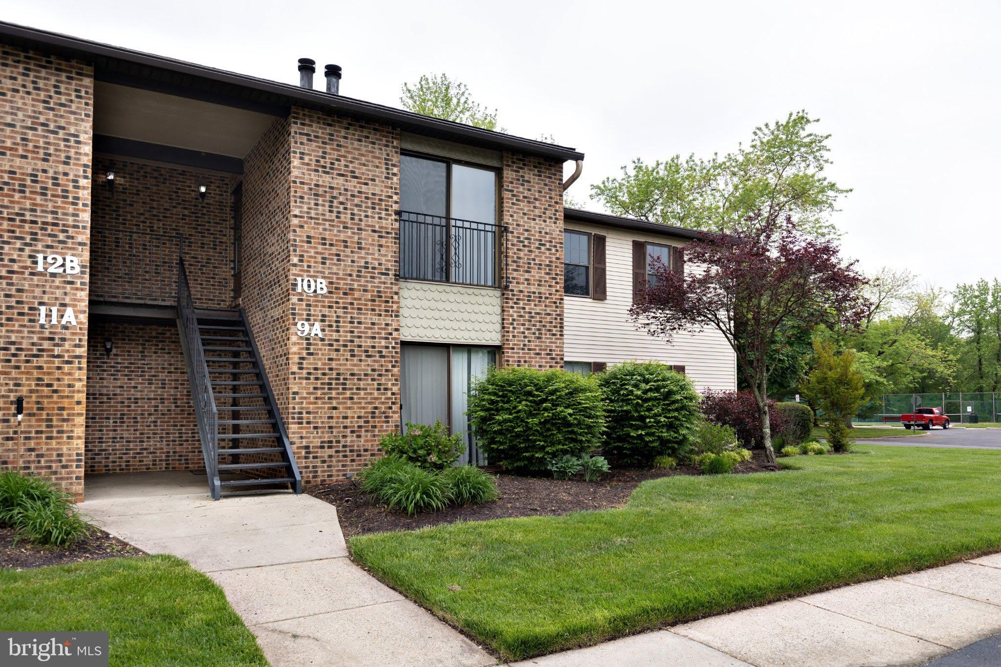 10-B SUMAC Court – photo 1 of 32
