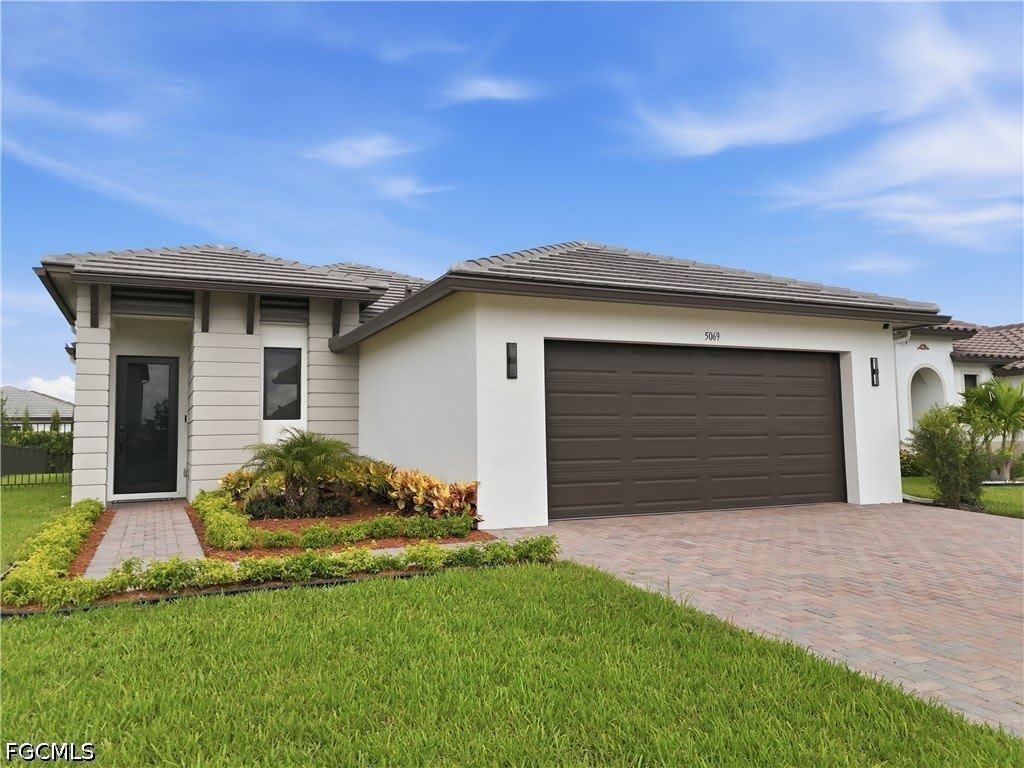 5069 Penella Avenue – photo 1