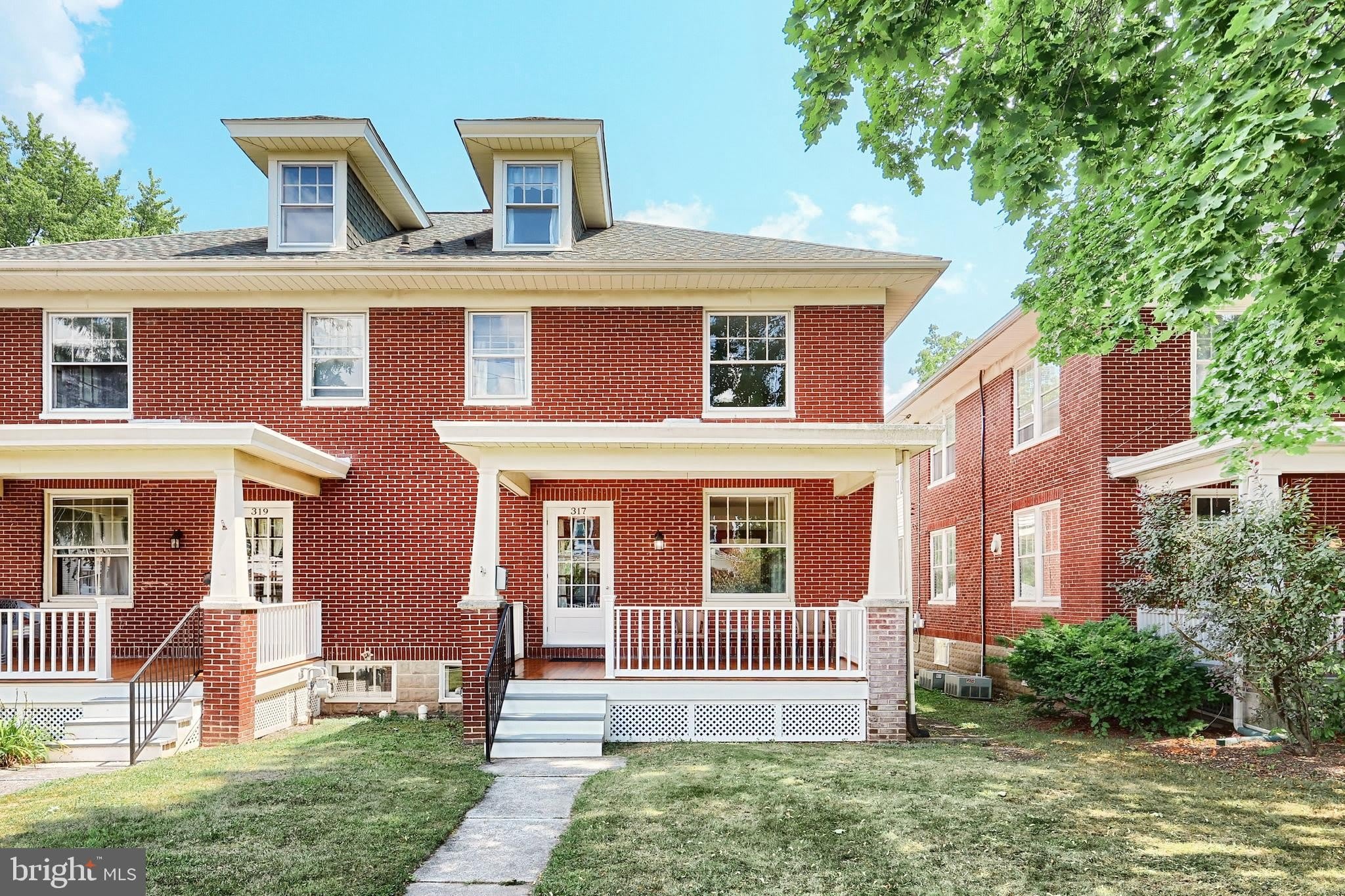 317 N STRATTON STREET – photo 1 of 29