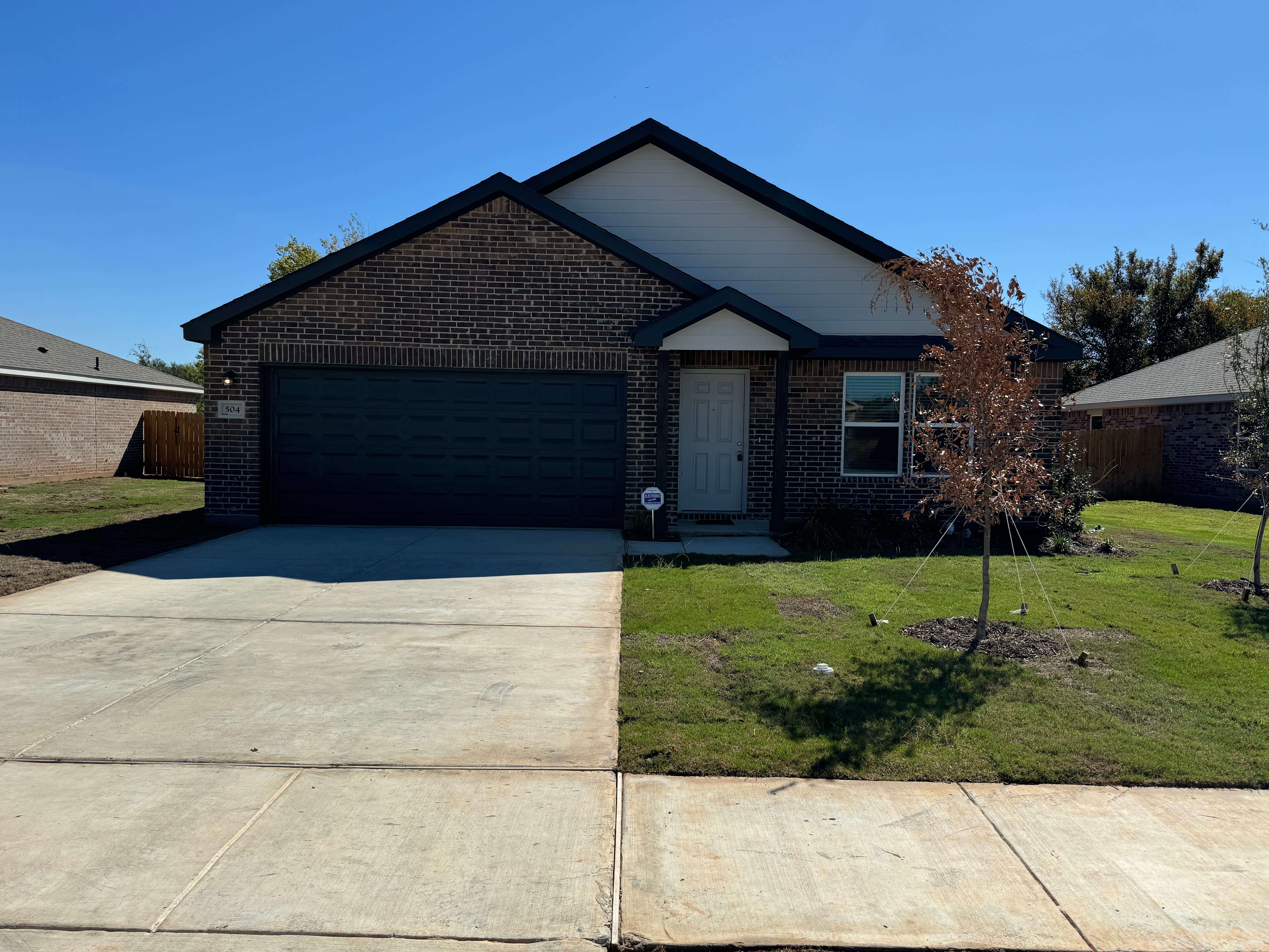 504 Jameson St – photo 1