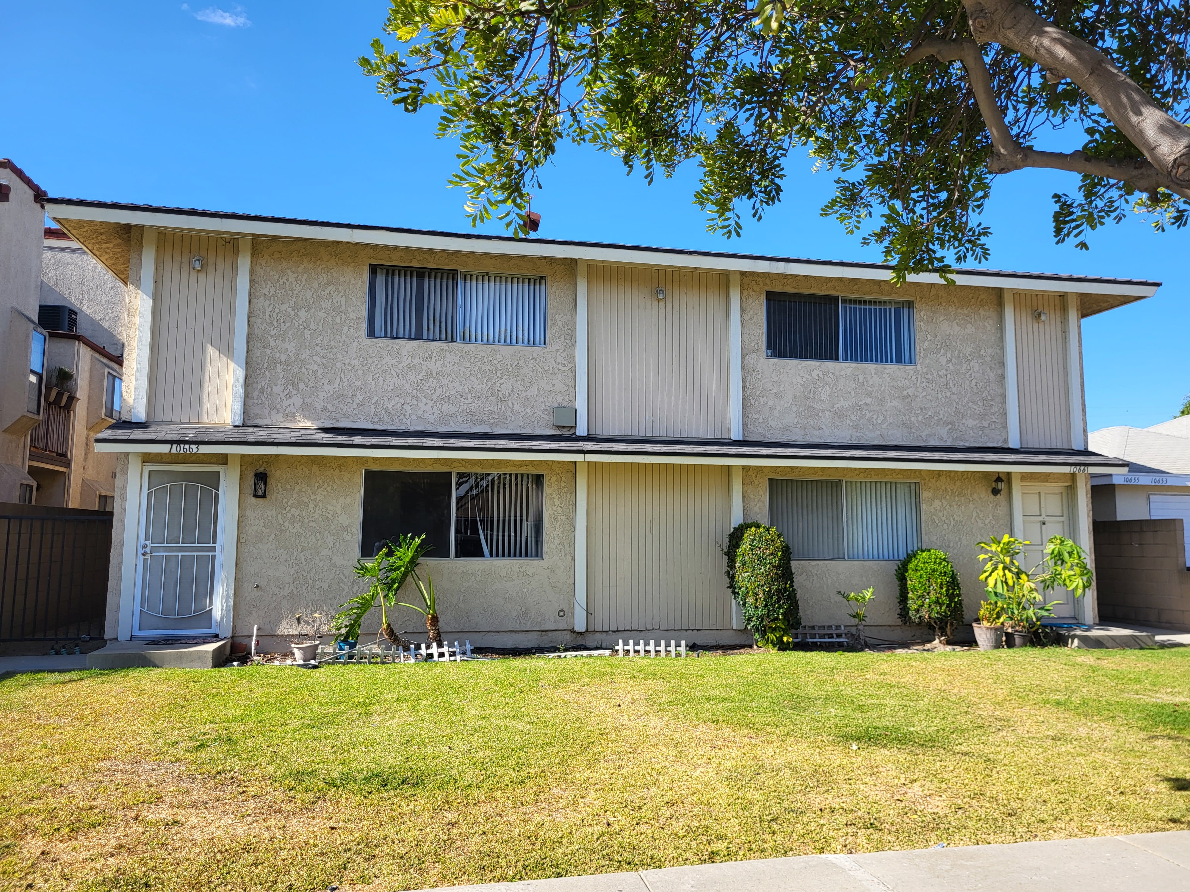 10669 Walnut St – photo 1 of 19