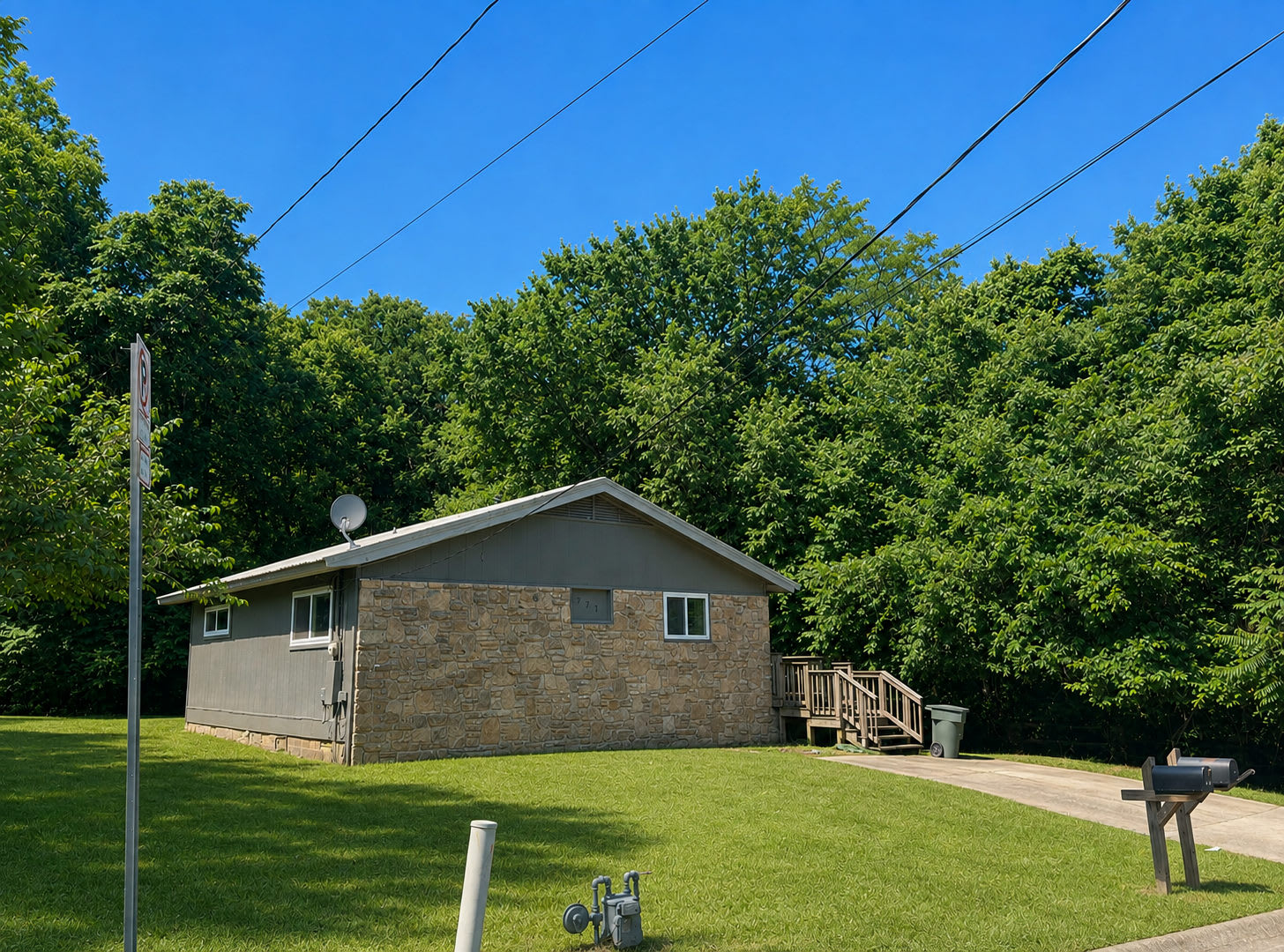 Two Bedroom Cottage Style Home Nestled in the Woods – photo 1