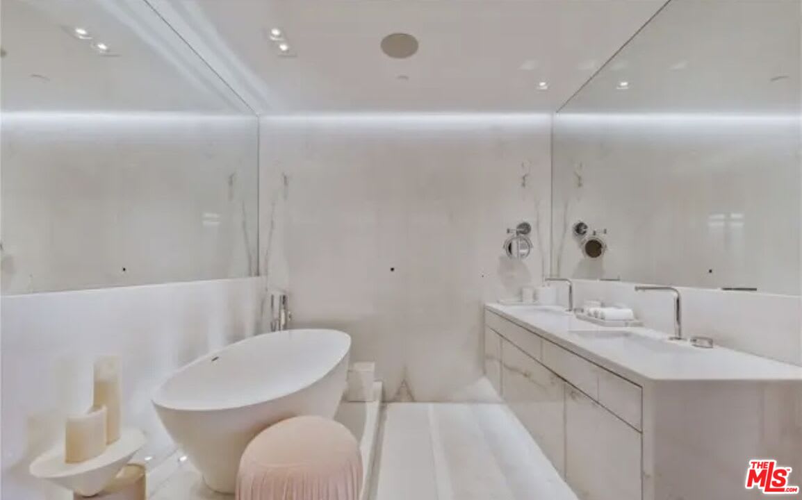 6250 Hollywood Boulevard – photo 1