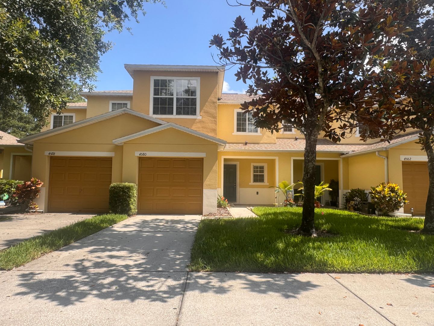 3 Bedroom 2 5 Bath Townhome For Rent In Tampa Fl Garage Parking Community Pool – photo 1 of 33