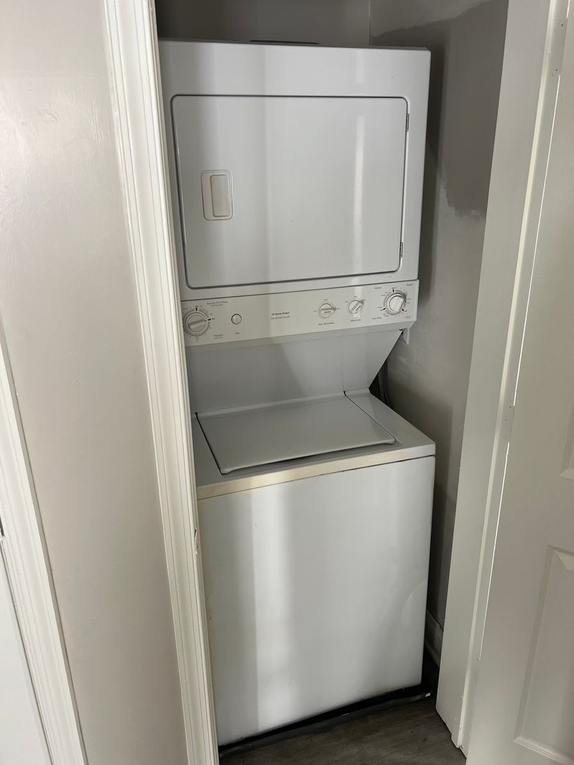 1615 Olive St Ne – photo 1