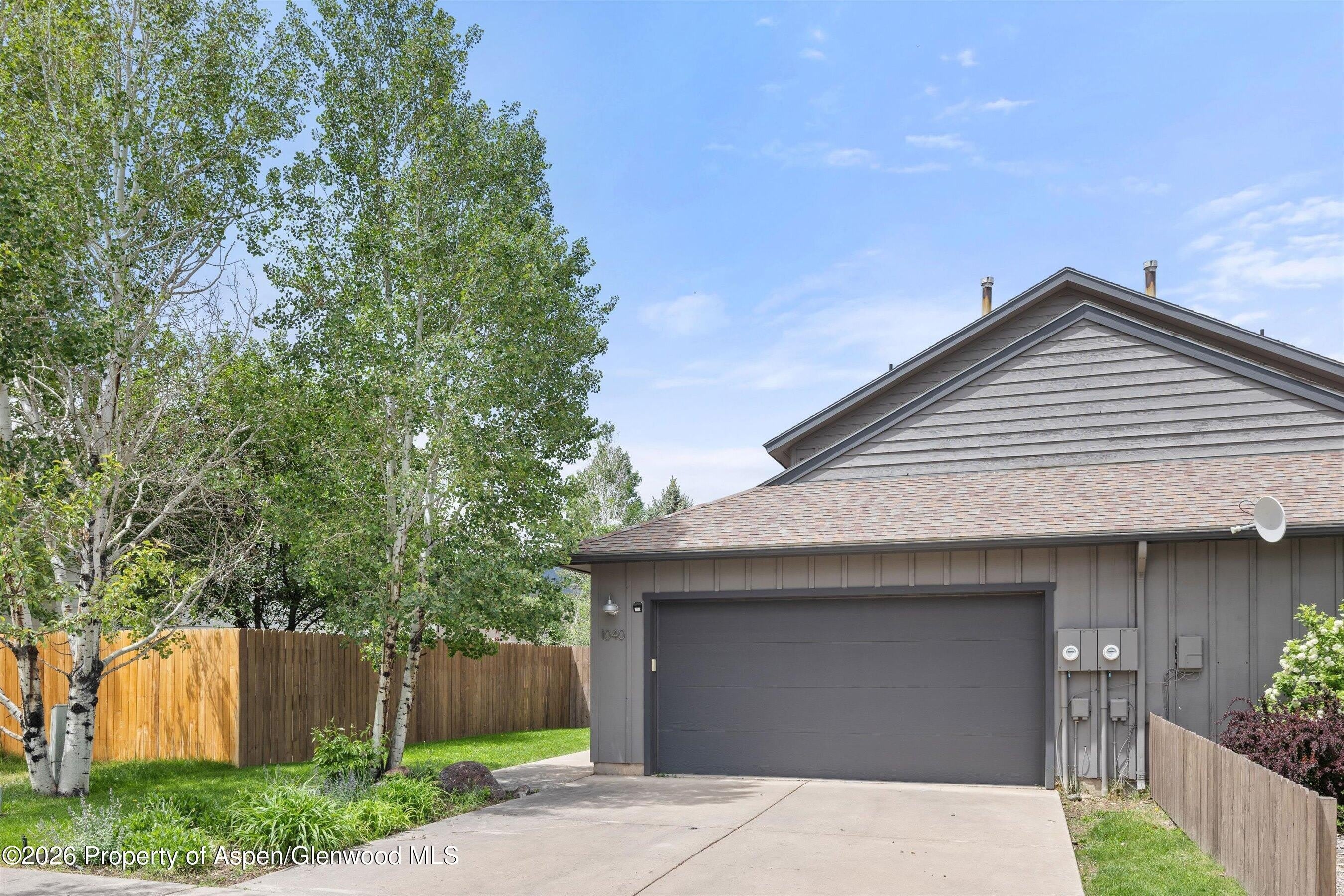 1040 Vito'S Way – photo 1 of 24