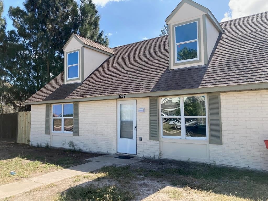 1657 North Shore – photo 1 of 15